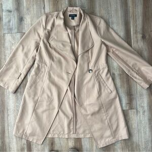 NEW w/out tags Halogen Trench Coat